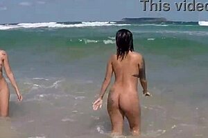 LARGE BOOBS BEACH MATURE WOMEN