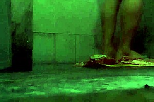 Indian aunty taking bath full nude.