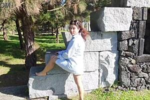 in a public park, i flashed my pussy and big tits, getting a stranger's massage