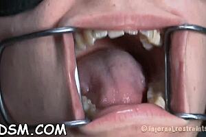 I’m talking about rough oral sex and pussy play with a seductive slut