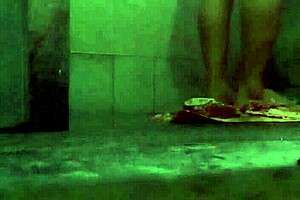 Indian aunty taking bath full nude.