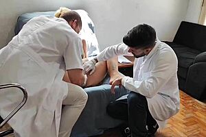 Fui No Ginecologista E Os Médicos Safados Me Comerem Tive Até Squirt