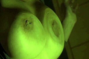 3「母ではなく女として･･･」授乳中の子供がいるのに名も知らぬ男の中出しを受け入れ母乳を撒き散らすｈカップ妻 しおりさん３３歳