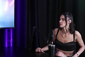 Começou como garota de programa após ficar desempregada e nunca imaginou que faria hard com 3 paus no cu - debora andrade sheer red 😏