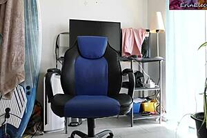 Заварена майка блондинка закръглена маце помага с домашното в домашно POV реално видео