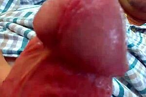 man, look at this mature male spraying hard outdoors!