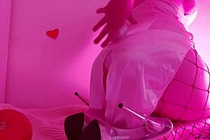 passionate teen masturbates wet pussy and fucks herself with food play