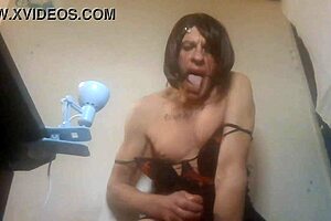 Look at this tranny with a nice ass ready for action.