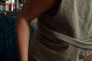 Mandeezy4u2 Toys Herself with Wild Pleasure