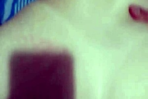 loira novinha de quatro dando gostoso no cu