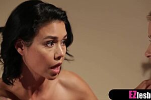 Blonde seeks ass eating and pussy licking