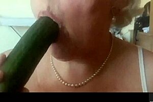 Lady Dalia Pleasures Pussy Close Up For Husband