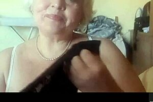 Lady Dalia Pleasures Pussy Close Up For Husband