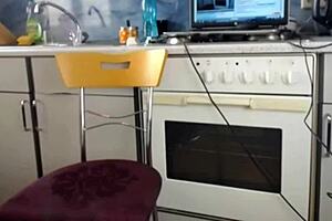 watch me shake my naked booty for you