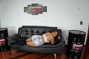 watch tamy tavares fucking at home?