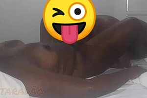 puta gozando na minha boca with fat ebony ass and facial.