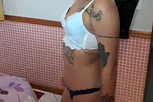 Interracial pornstar twerks on black cock hard