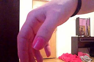 Swinging Hips Swaying Tits In Bedroom Solo