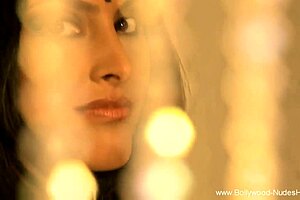 Her Sexy Dance Captivates Us with Erotic Moves Today