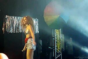 Watch Duo Anavitoria twerking deliciously in this hot lesbian Brazilian music scene