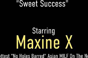 Sean Michaels Cums On Maxine X After Watching Her Masturbate In Curvy Cowgirl Scene