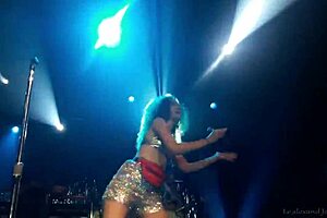 Watch Duo Anavitoria twerking deliciously in this hot lesbian Brazilian music scene