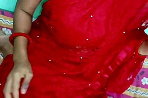 she gives an amazing blowjob in this amateur closeup