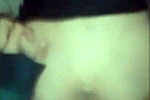 amiga novinha safada pediu para comer ela e gravar eu gozando e dando leitinho na boquinha dela