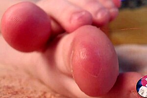 Pear shaped a BBW is into foot fetish