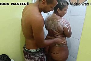 comendo minha priminha no banheiro com anal e oral