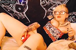 I Masturbate While I Smoke