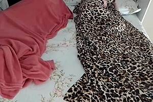 Did uncle plan this? Niece shares bed during house renovation!