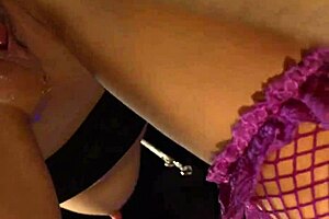 tattooed babe sucking and riding cock like a pro 😍