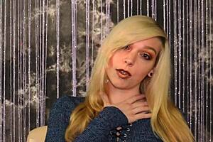 Sexy gamer girl roxy teases in slow motion with her ass and shoes