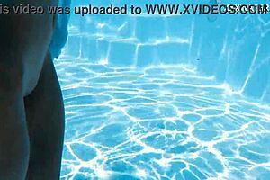 Ivi Rein Demonstrates Natural Underwater Endurance In Pool