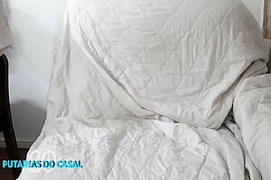 vivi guedez calling the delivery guy for a special ration drop