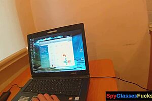 Raven lasje POV baba pička jebana v doggystyle v vroči voyeur pickup sceni