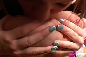 watch ariel jordan dildo fuck her wet pussy