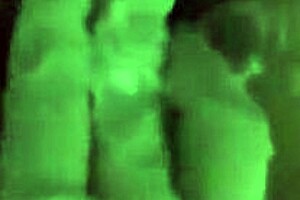 a amiga aprendeu a fistar e enfiou a mão toda dentro da loira arrombada