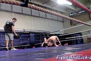 Amateur Babes Wrestle Before Scissoring