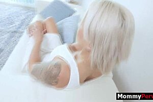 Stepmother on phone sex while blowing stepson simultaneously