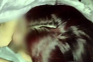 viendo pel�culas con mi vecino mientras le chupo la rica verga 😏