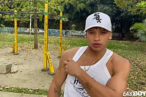 Colombian Bodybuilder Damond Brown Gives Intense Handjob In Gay Casting.