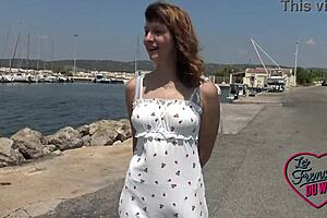 Melany Says, 'I'm a Slut Outdoors 😈'