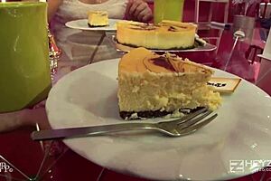 Christmas with my kawaii girlfriend, POV sex and creampie. Want to join?