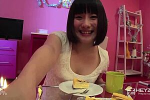 Christmas with my kawaii girlfriend, POV sex and creampie. Want to join?