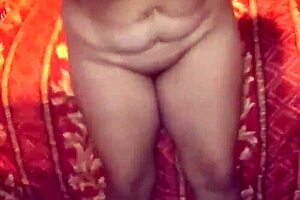 胖墨西哥妹发骚用巨屌自慰