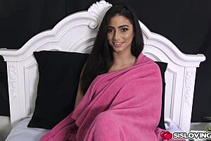 Jasmine Vega sucks stepbros chunky cock 😏