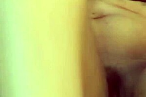 Bruxinha Rabuda Sentando Na Vassoura