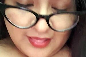 BBW MASTURBATES on WEBCAM with HUGE tits.